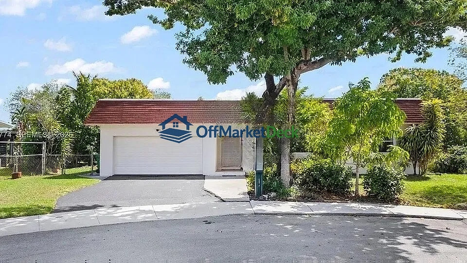 Off-market house in Fort Lauderdale, Florida — 3 beds, 2 baths, $594,900