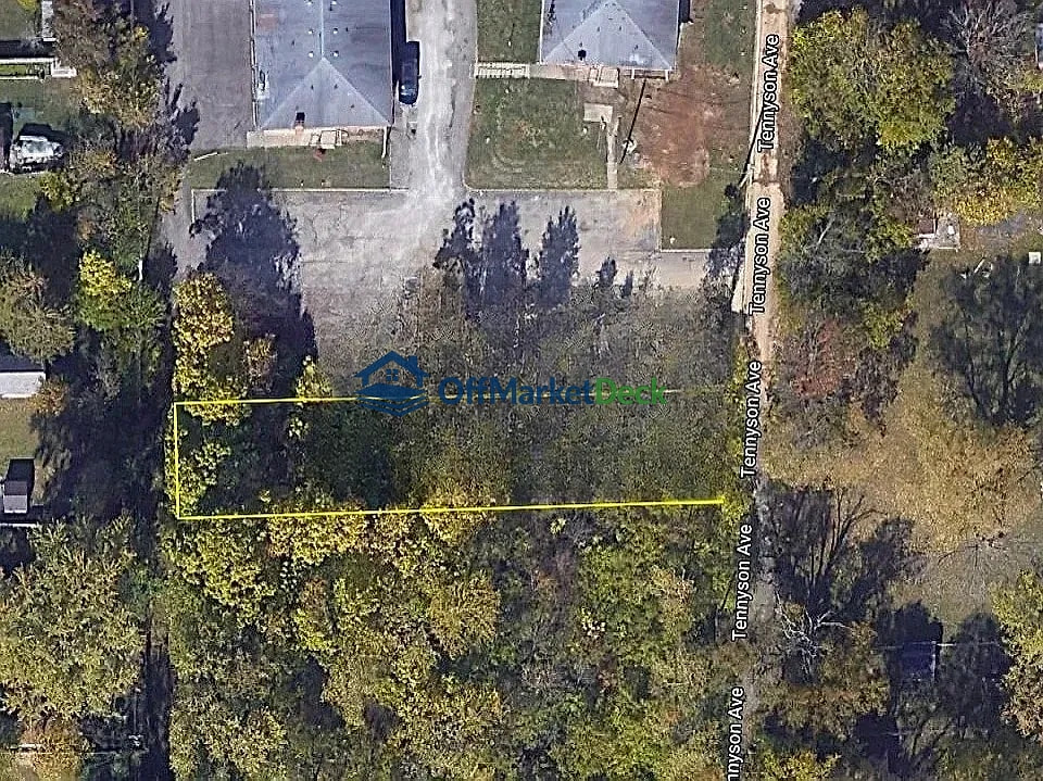 Off-market land in Dayton, Ohio — 0.5 acres, $4,000 - Blurred background Image