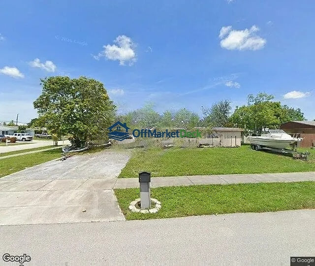 Off-market house in Fort Lauderdale, Florida — 3 beds, 2 baths, $379,900