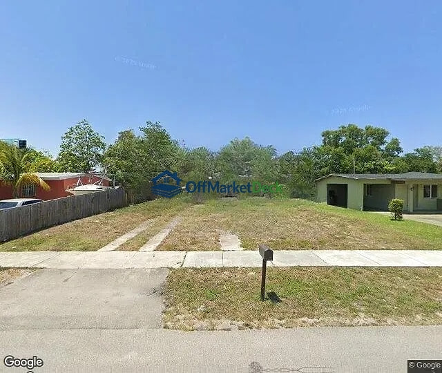 Off-market house in Fort Lauderdale, Florida — 3 beds, 1 bath, $300,000