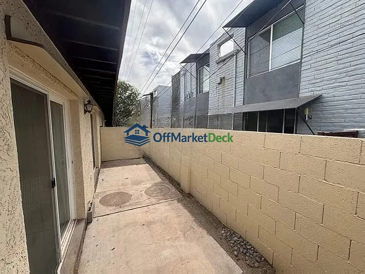 Off-market house in Phoenix, Arizona — 2 beds, 2 baths, $299,990 - Blurred background Image