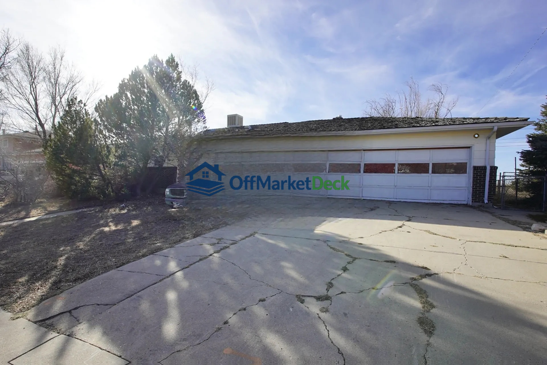 Off-market house in Casper, Wyoming — 4 beds, 2.5 baths, $200,000 - Blurred background Image