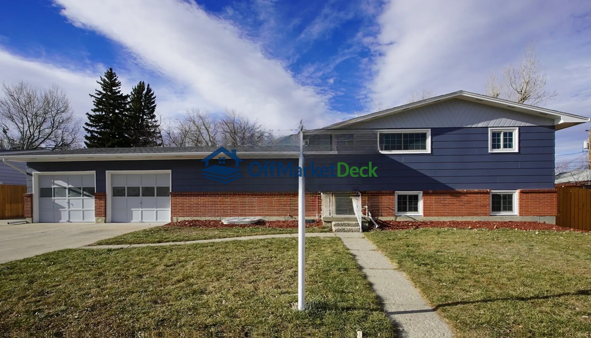 Off-market house in Casper, Wyoming — 5 beds, 2.5 baths, $445,000 - Blurred background Image