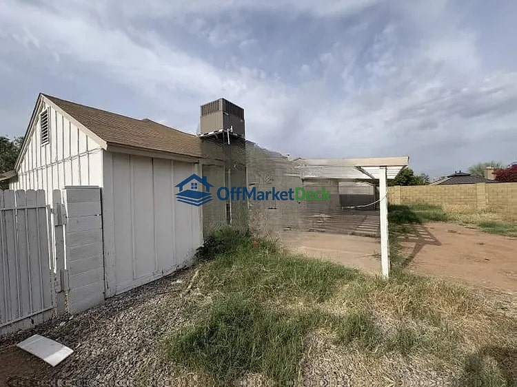 Off-market house in Peoria, Arizona — 3 beds, 2 baths, $244,000