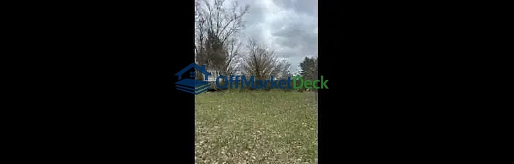 Off-market house in Pinckney, Michigan — 2 beds, 1 bath, $73,600 - Blurred background Image