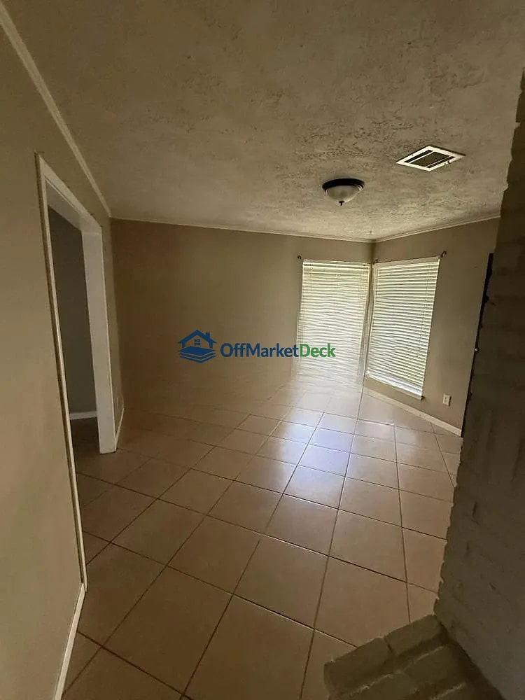 Off-market house in Spring, Texas — 4 beds, 2 baths, $179,000 - Blurred background Image