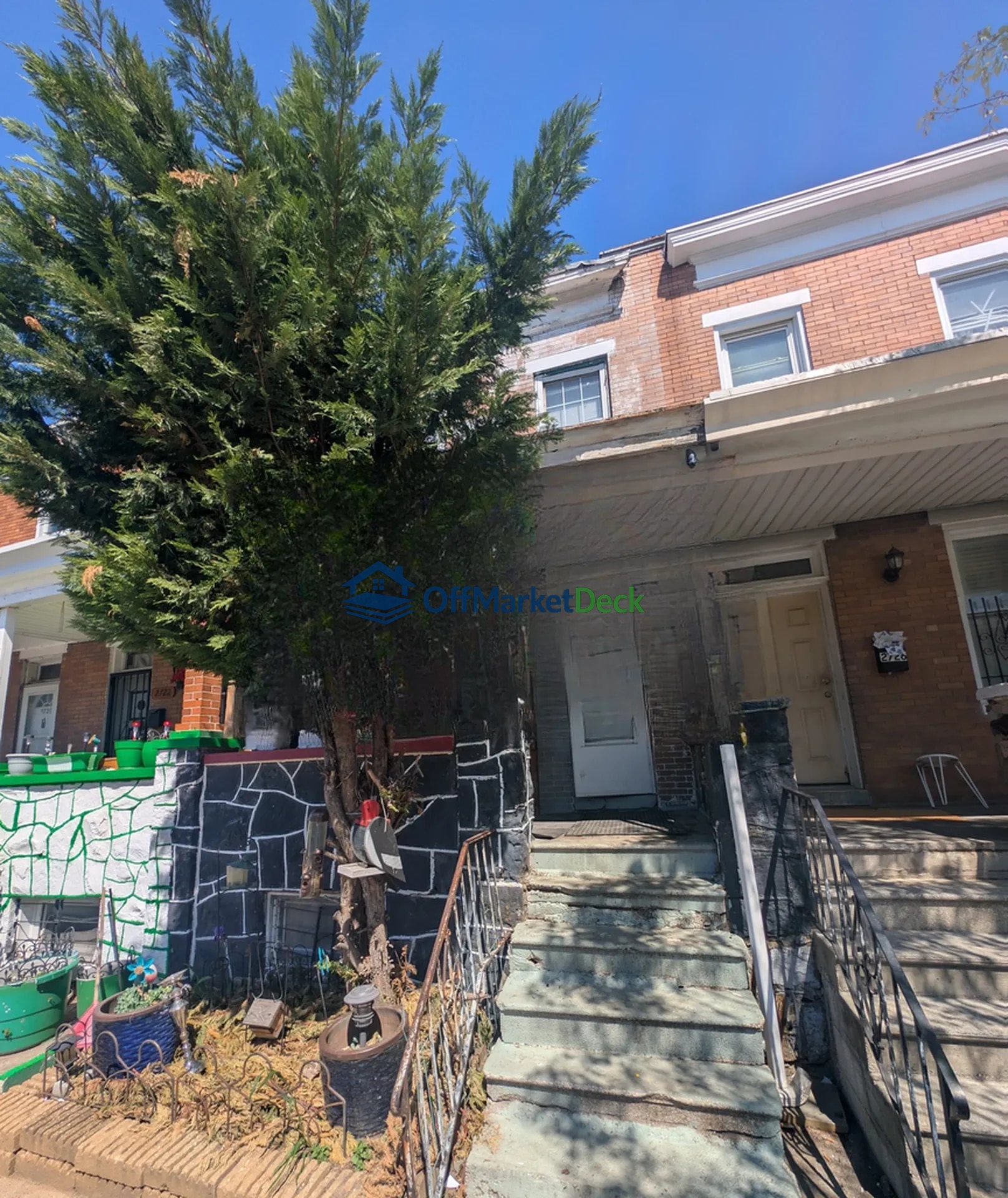 Off-market house in Baltimore, Maryland — 3 beds, 2 baths, $70,000 - Blurred background Image