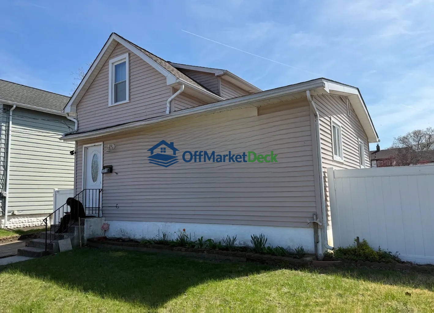 Off-market house in National Park, New Jersey — 3 beds, 1 bath, $250,000 - Blurred background Image
