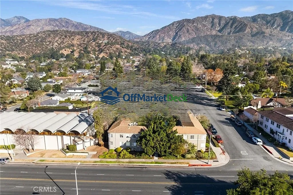 Off-market condo in Los Angeles, California — 2 beds, 2 baths, $905,000 - Blurred background Image