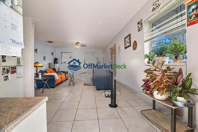 Off-market house in Margate, Florida — 3 beds, 1 bath, $264,900 — photo 4 of 8