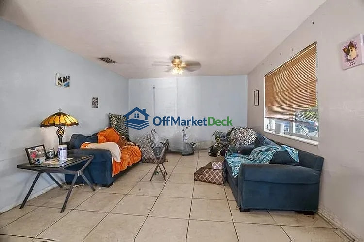 Off-market house in Margate, Florida — 3 beds, 1 bath, $264,900 — photo 5 of 8