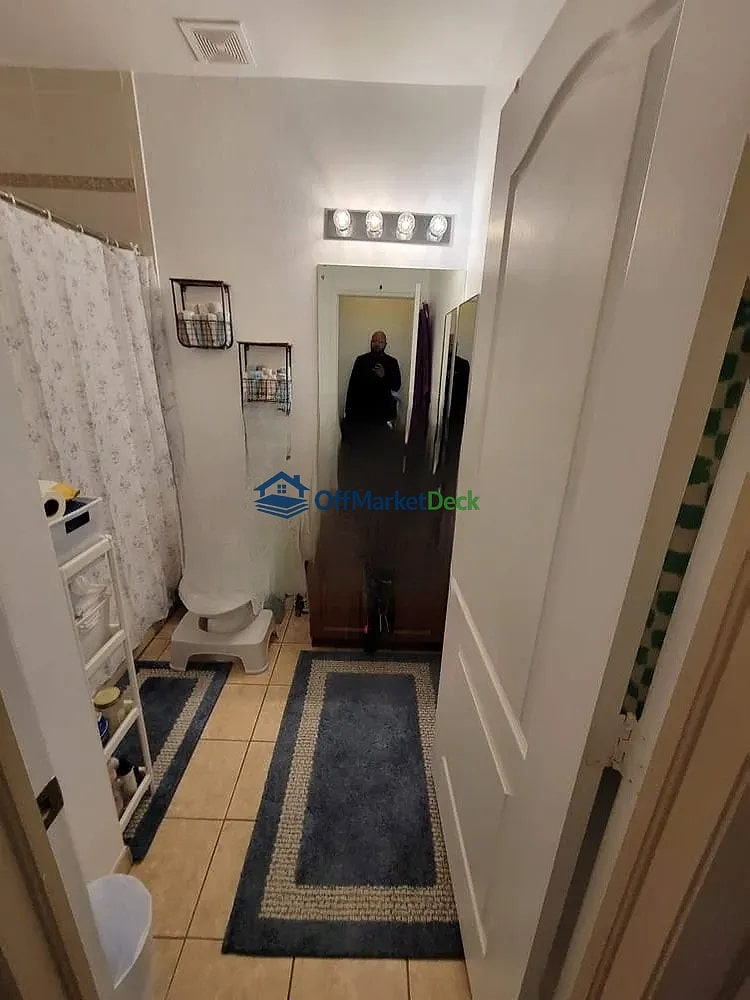 Off-market house in Cutler Bay, Florida — 3 beds, 2.5 baths, $334,900 — photo 4 of 8