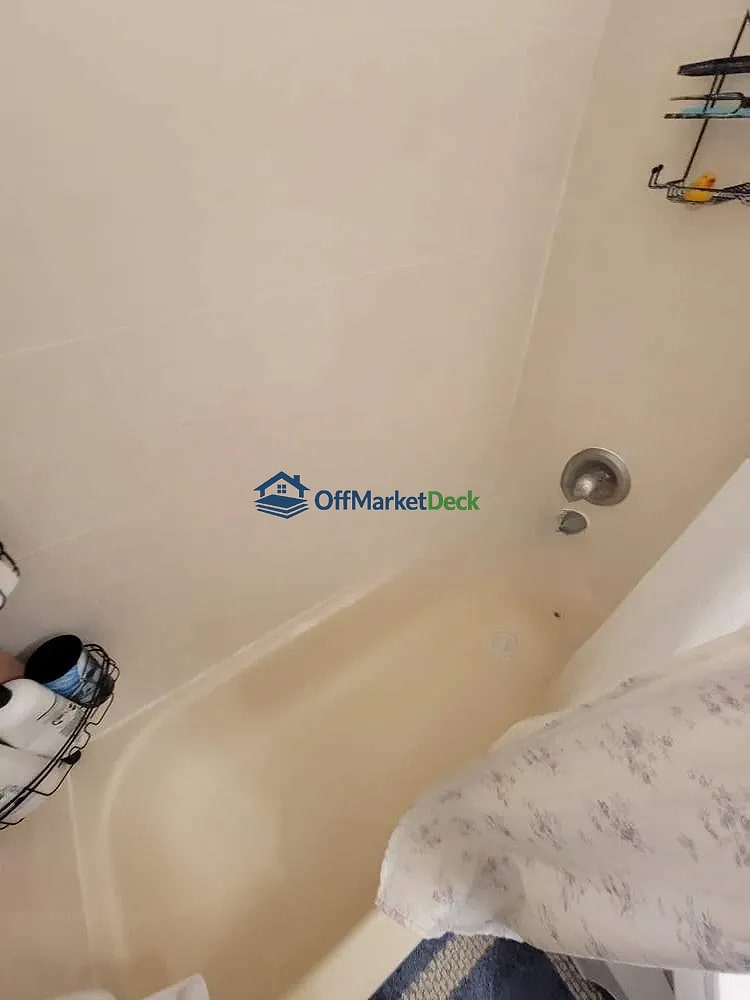 Off-market house in Cutler Bay, Florida — 3 beds, 2.5 baths, $334,900 — photo 5 of 8