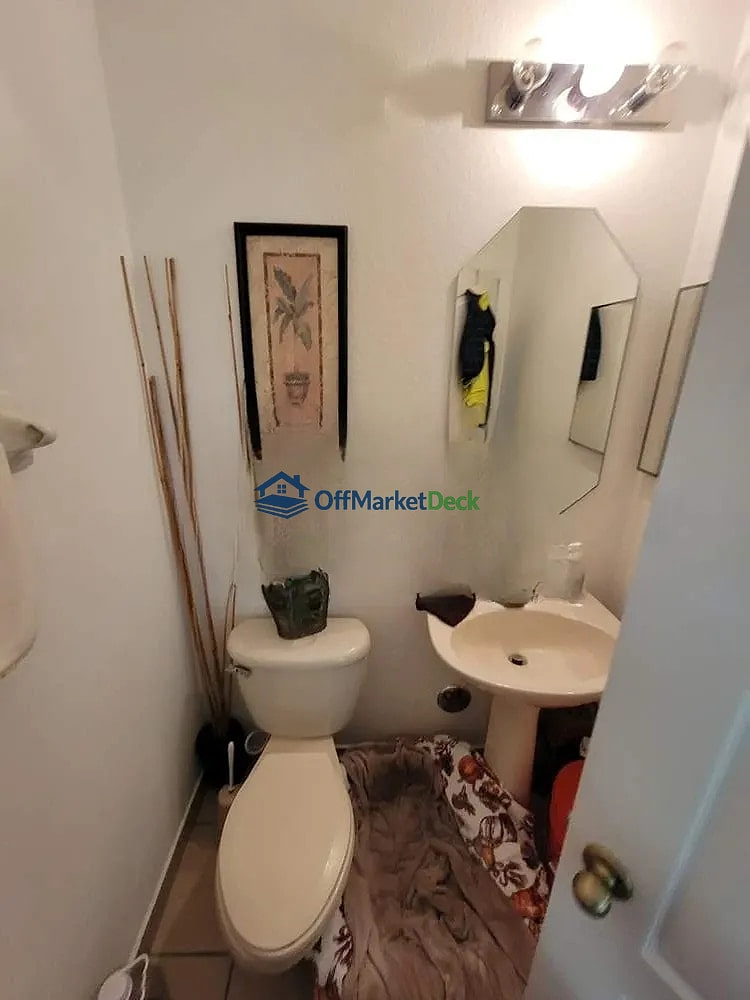 Off-market house in Cutler Bay, Florida — 3 beds, 2.5 baths, $334,900 — photo 3 of 8