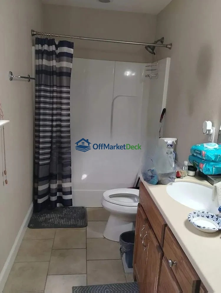 Off-market house in Dayton, Tennessee — 3 beds, 2 baths, $154,400 — photo 5 of 8
