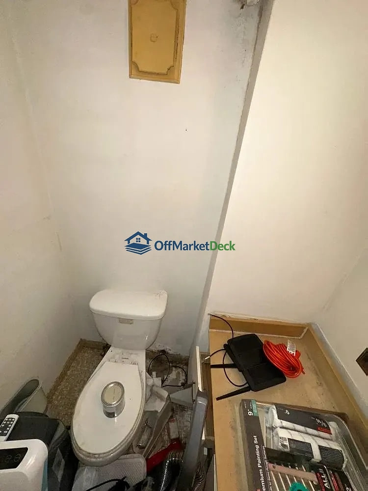 Off-market house in Sunny Isles Beach, Florida — 1 bed, 1.5 baths, $104,900 — photo 8 of 8