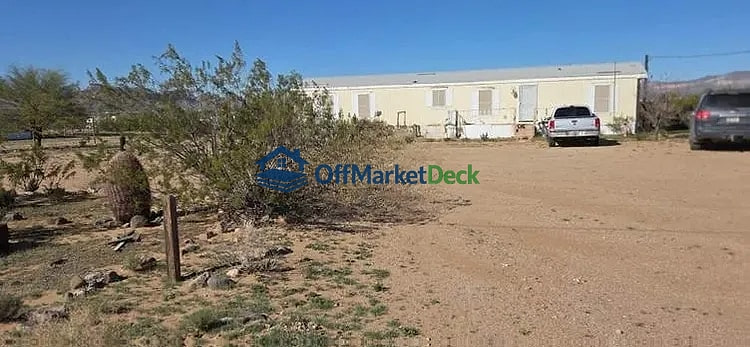 Off-market house in Golden Valley, Arizona — 2 beds, 2 baths, $85,000 — photo 2 of 8