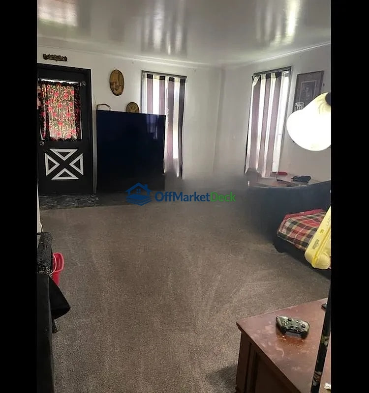 Off-market house in Warsaw, Indiana — 3 beds, 1 bath, $125,000 — photo 2 of 8