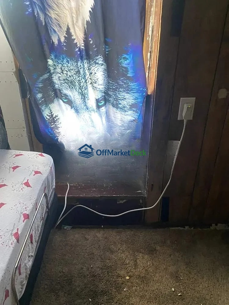Off-market house in Evansville, Indiana — 2 beds, 2 baths, $55,000 — photo 7 of 8