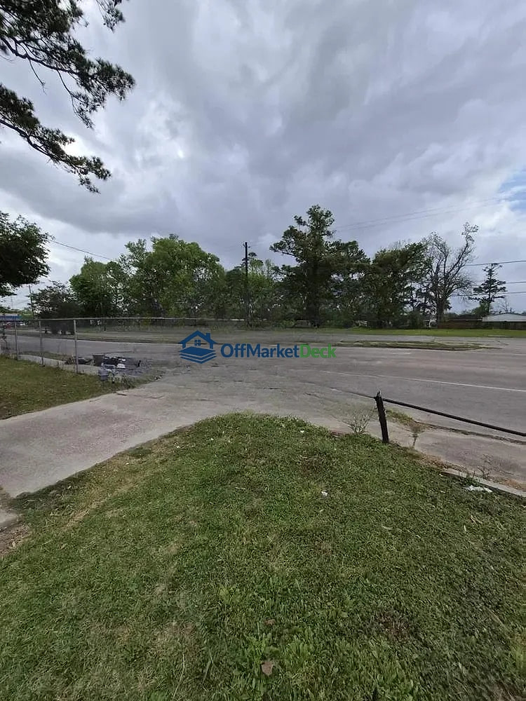 Off-market multi family in Houston, Texas — 5 beds, 3 baths, $175,000