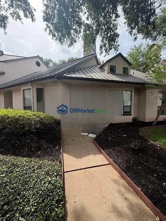 Off-market house in Sugar Land, Texas — 2 beds, 2 baths, $215,000