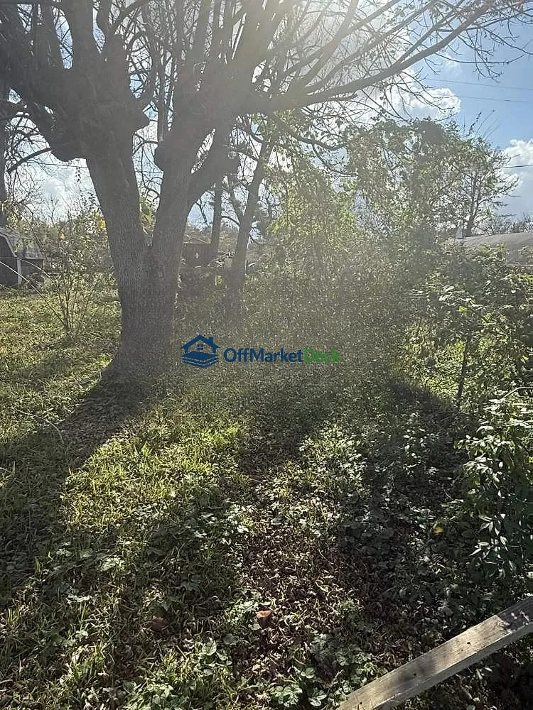 Off-market house in Houston, Texas — 3 beds, 1 bath, $72,500 — photo 3 of 8