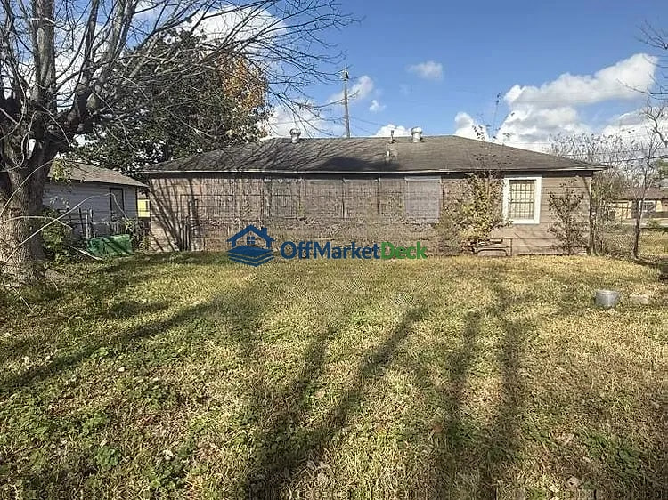 Off-market house in Houston, Texas — 3 beds, 1 bath, $72,500 — photo 4 of 8
