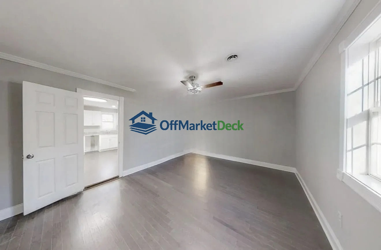 Off-market house in Atlanta, Georgia — 4 beds, 2 baths, $225,000 — photo 7 of 8