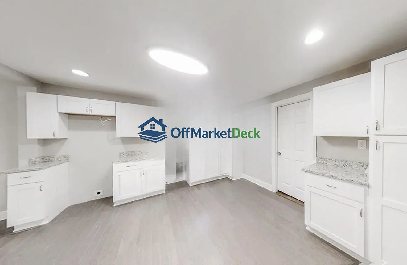 Off-market house in Atlanta, Georgia — 4 beds, 2 baths, $225,000 — photo 5 of 8