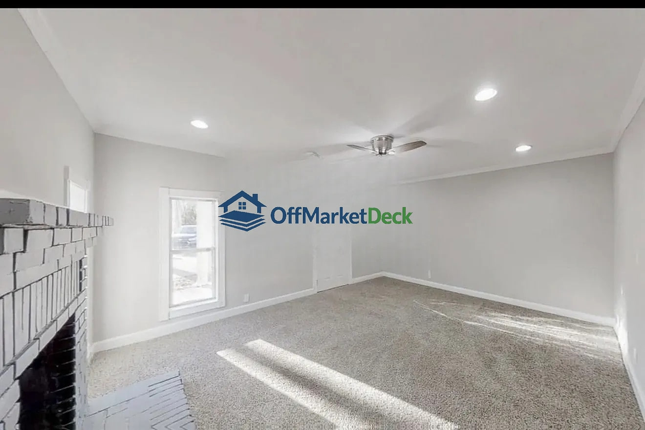Off-market house in Atlanta, Georgia — 4 beds, 2 baths, $225,000 — photo 3 of 8
