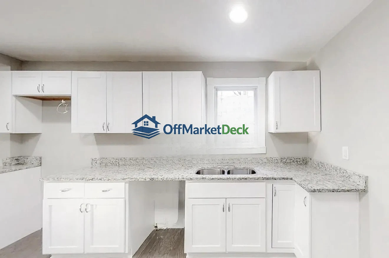 Off-market house in Atlanta, Georgia — 4 beds, 2 baths, $225,000 — photo 6 of 8