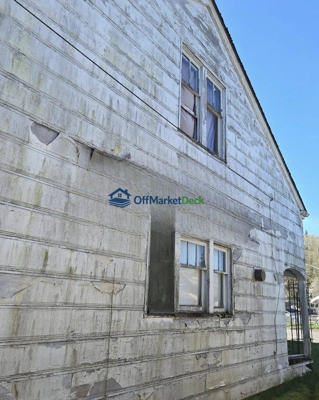 Off-market house in Hoquiam, Washington — 2 beds, 1 bath, $100,000 — photo 3 of 4