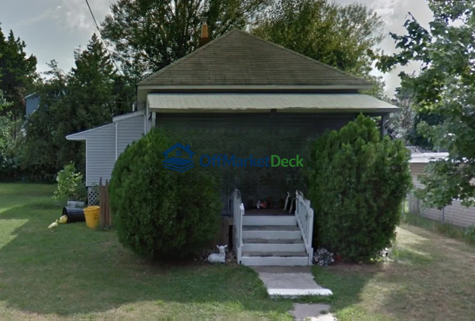 Off-market house in Pennsauken, New Jersey — 2 beds, 1 bath, $185,000 - Blurred background Image