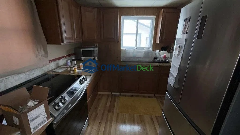 Off-market house in Garden City, Michigan — 2 beds, 1 bath, $86,900 — photo 6 of 8