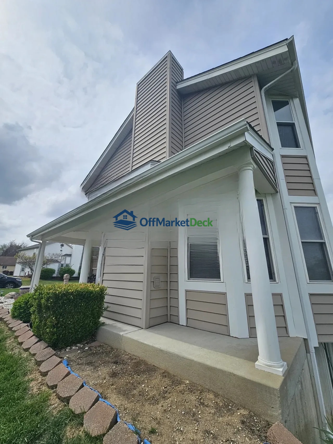 Off-market house in Florissant, Missouri — 3 beds, 2.5 baths, $179,900 — photo 8 of 8