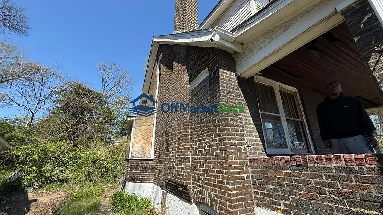 Off-market house in St. Louis, Missouri — 3 beds, 1 bath, $19,900 — photo 3 of 8