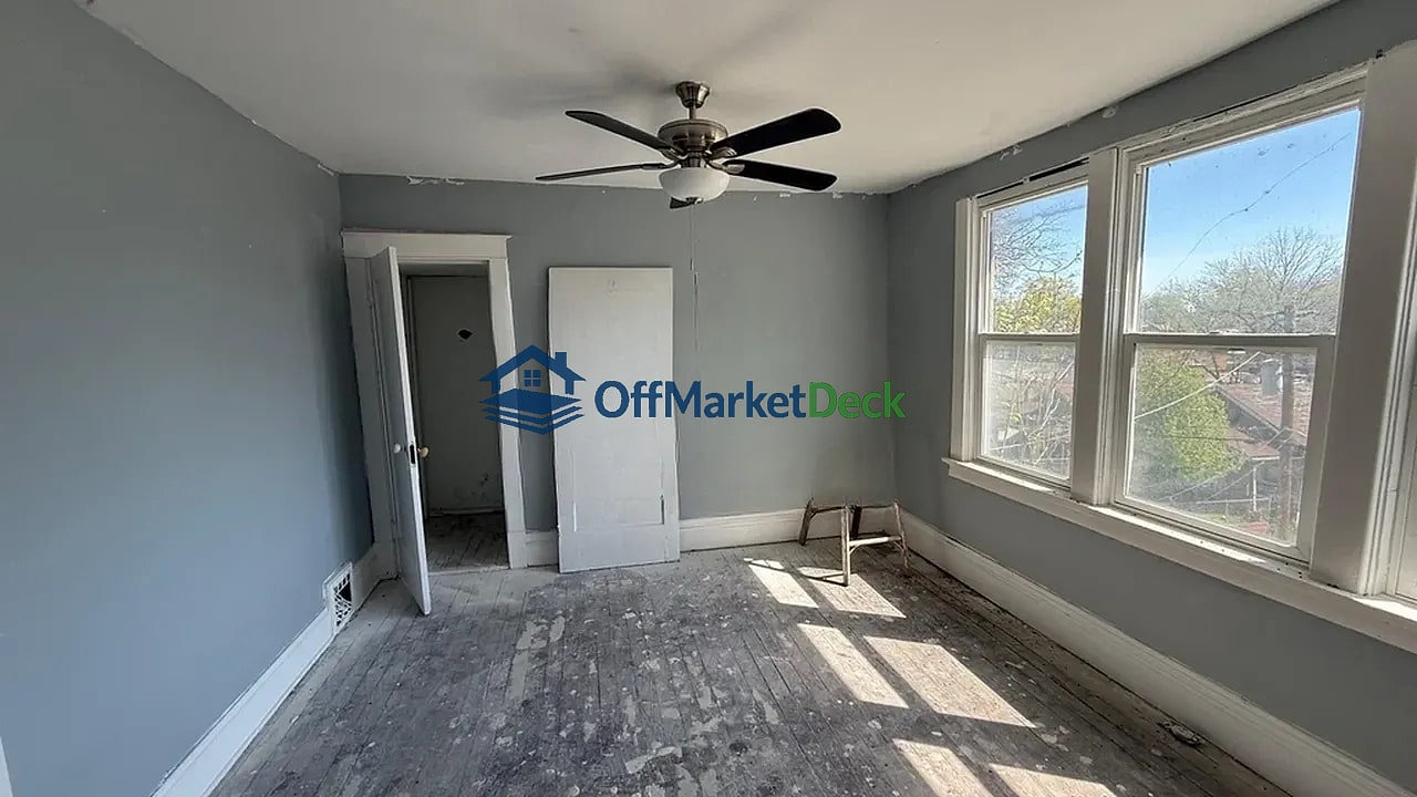 Off-market house in St. Louis, Missouri — 3 beds, 1 bath, $19,900 — photo 6 of 8