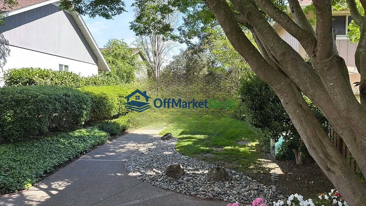 Off-market townhome in Moraga, California — 3 beds, 3 baths, $767,900 — photo 8 of 8