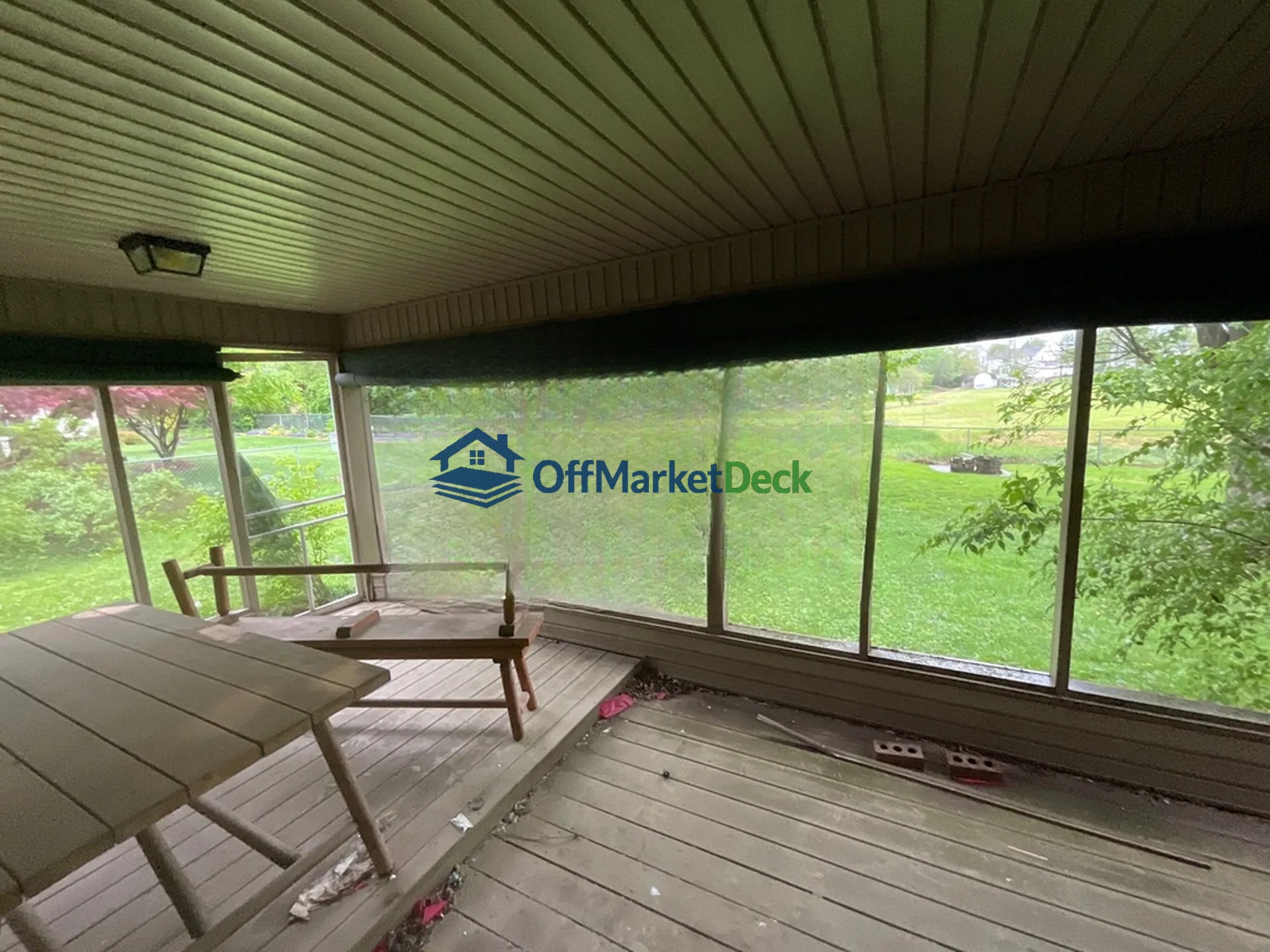 Off-market house in Versailles, Kentucky — 3 beds, 2.5 baths, $217,500 - Blurred background Image