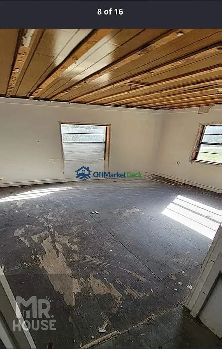 Off-market house in Lecanto, Florida — 4 beds, 2 baths, $55,000 — photo 8 of 8
