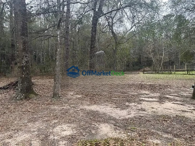 Off-market house in Cleveland, Texas — 2 beds, 2 baths, $99,000 — photo 6 of 8