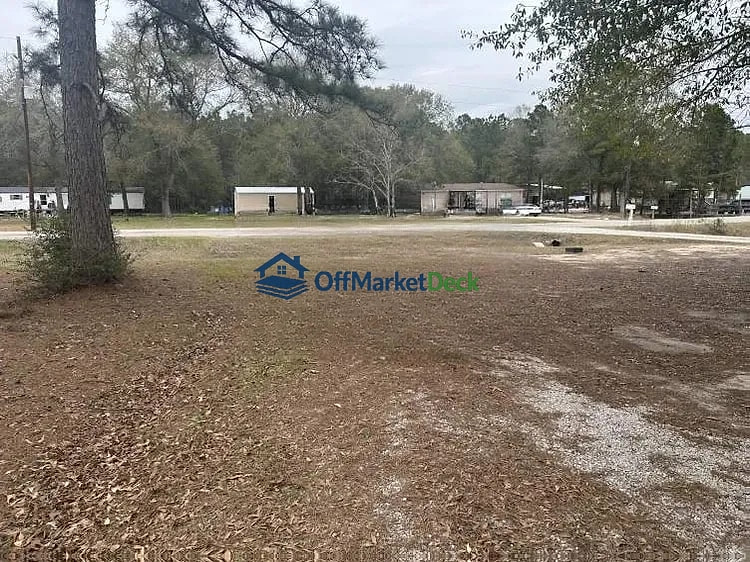 Off-market house in Cleveland, Texas — 2 beds, 2 baths, $99,000 — photo 3 of 8