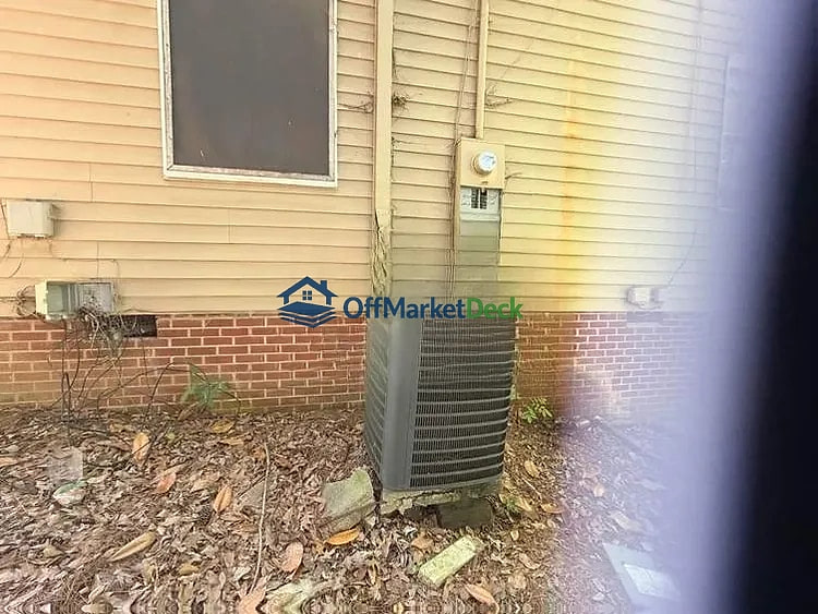 Off-market house in Jackson, Mississippi — 3 beds, 1 bath, $28,000 — photo 7 of 8