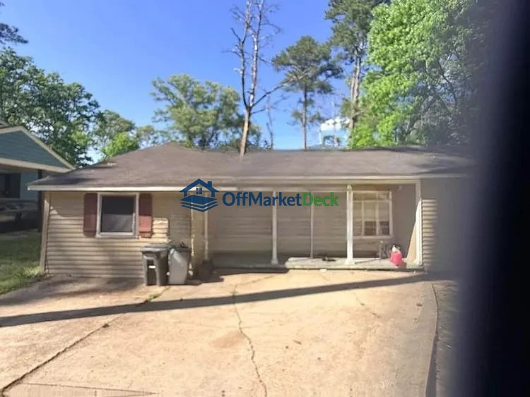 Off-market house in Jackson, Mississippi — 3 beds, 1 bath, $28,000 — photo 3 of 8