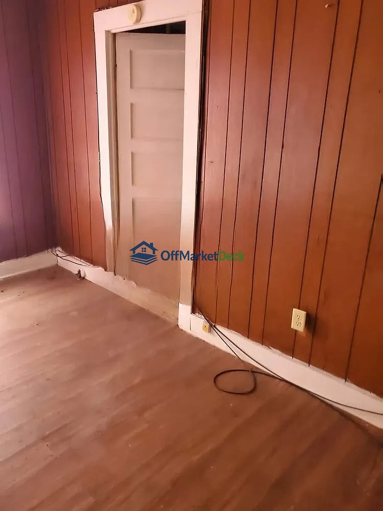 Off-market house in Cameron, Texas — 3 beds, 1 bath, $40,000 — photo 5 of 8