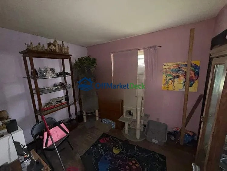 Off-market house in Indianapolis, Indiana — 3 beds, 1 bath, $120,000 — photo 8 of 8