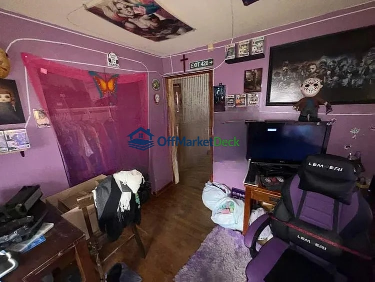 Off-market house in Indianapolis, Indiana — 3 beds, 1 bath, $120,000 — photo 6 of 8