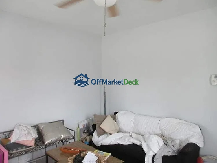 Off-market house in St. Louis, Missouri — 2 beds, 1.5 baths, $155,000 — photo 5 of 8