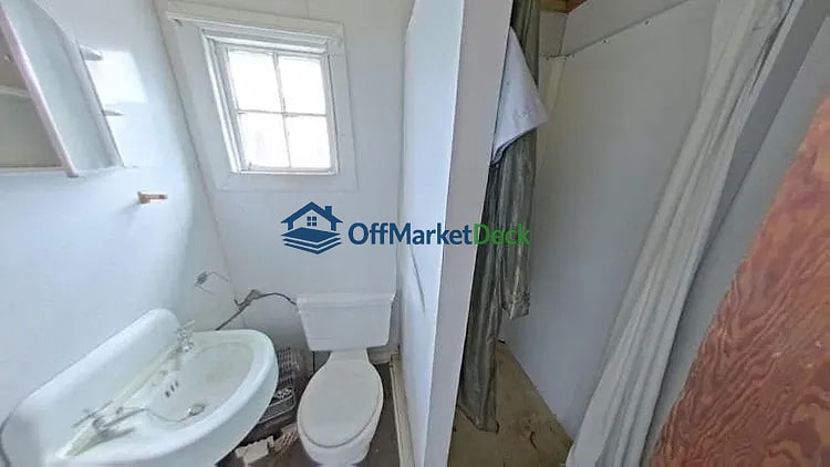 Off-market house in Marion, Indiana — 2 beds, 1 bath, $21,200 — photo 6 of 8
