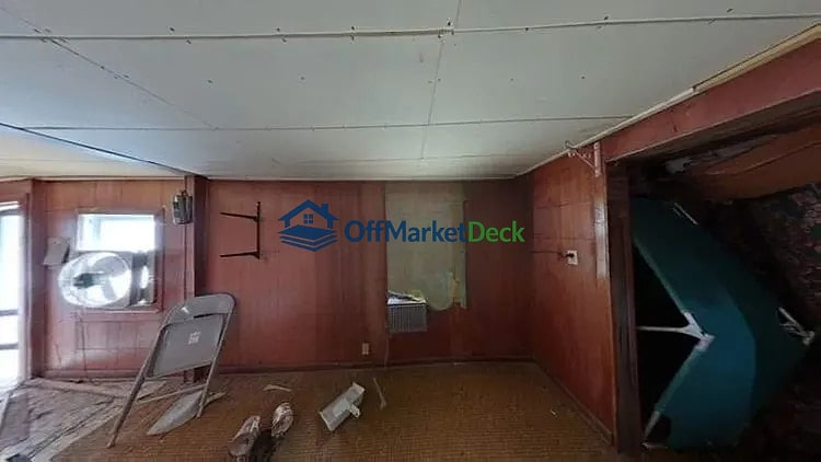Off-market house in Marion, Indiana — 2 beds, 1 bath, $21,200 — photo 5 of 8